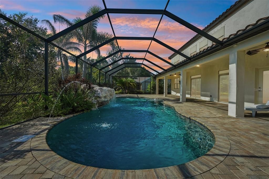 For Sale: $1,197,000 (7 beds, 4 baths, 4742 Square Feet)