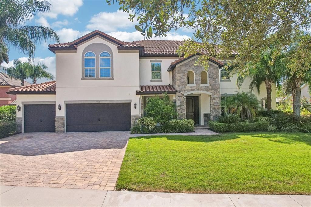 For Sale: $1,197,000 (7 beds, 4 baths, 4742 Square Feet)