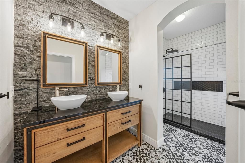 For Sale: $1,197,000 (7 beds, 4 baths, 4742 Square Feet)