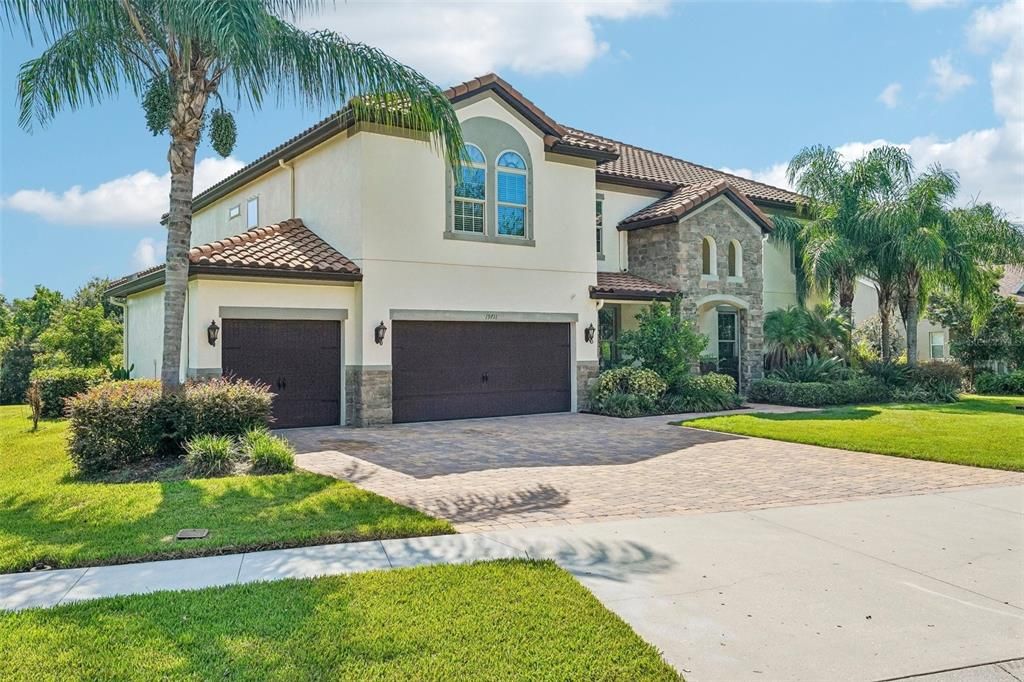 For Sale: $1,197,000 (7 beds, 4 baths, 4742 Square Feet)