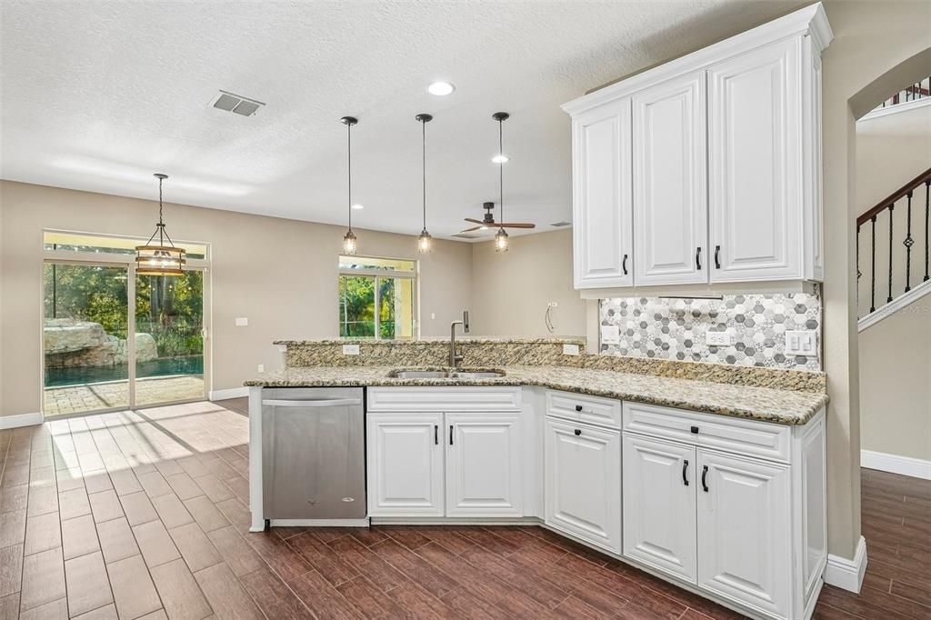 For Sale: $1,197,000 (7 beds, 4 baths, 4742 Square Feet)