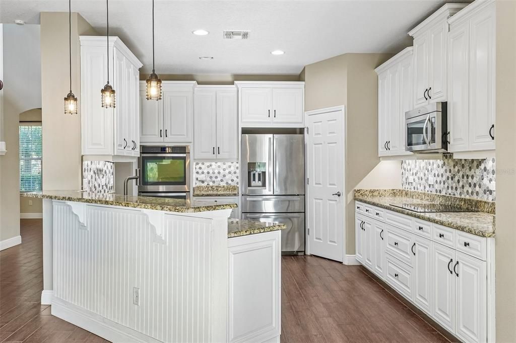 For Sale: $1,197,000 (7 beds, 4 baths, 4742 Square Feet)