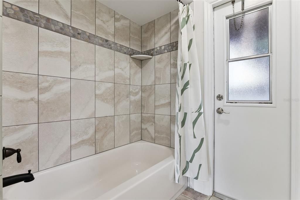 For Sale: $465,000 (3 beds, 2 baths, 1566 Square Feet)