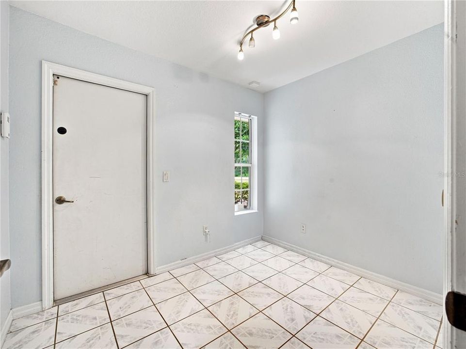 Active With Contract: $339,900 (3 beds, 2 baths, 1604 Square Feet)