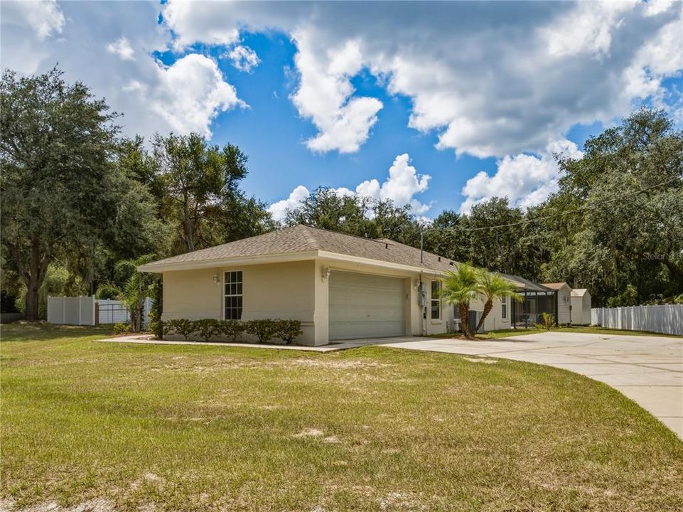 Active With Contract: $339,900 (3 beds, 2 baths, 1604 Square Feet)