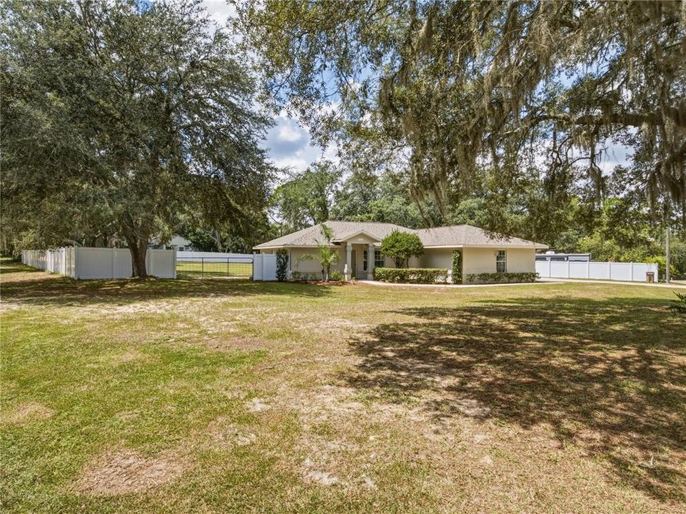Active With Contract: $339,900 (3 beds, 2 baths, 1604 Square Feet)