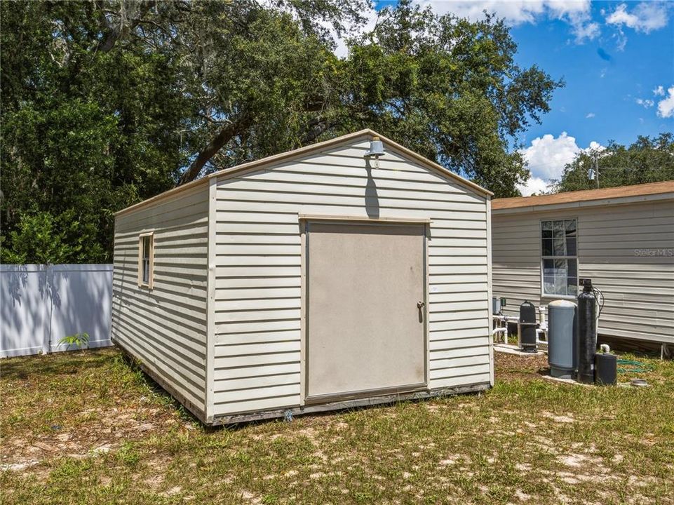Active With Contract: $339,900 (3 beds, 2 baths, 1604 Square Feet)