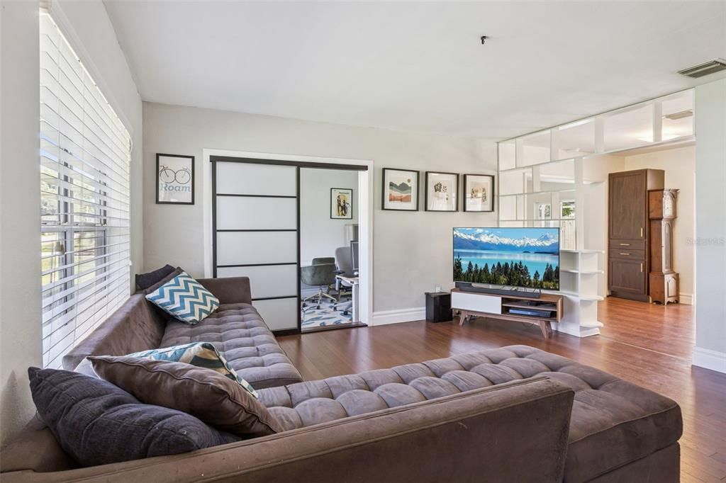 For Sale: $414,900 (3 beds, 2 baths, 1578 Square Feet)