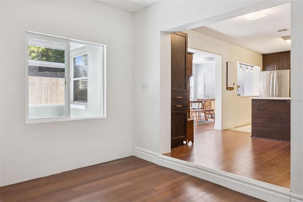 For Sale: $414,900 (3 beds, 2 baths, 1578 Square Feet)
