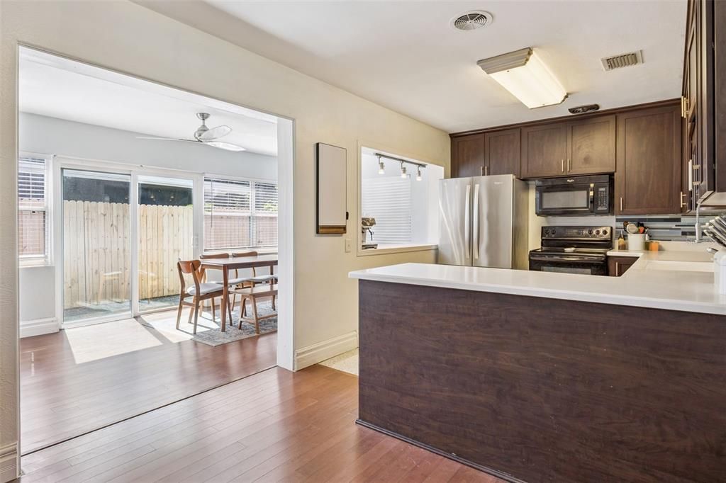 For Sale: $414,900 (3 beds, 2 baths, 1578 Square Feet)