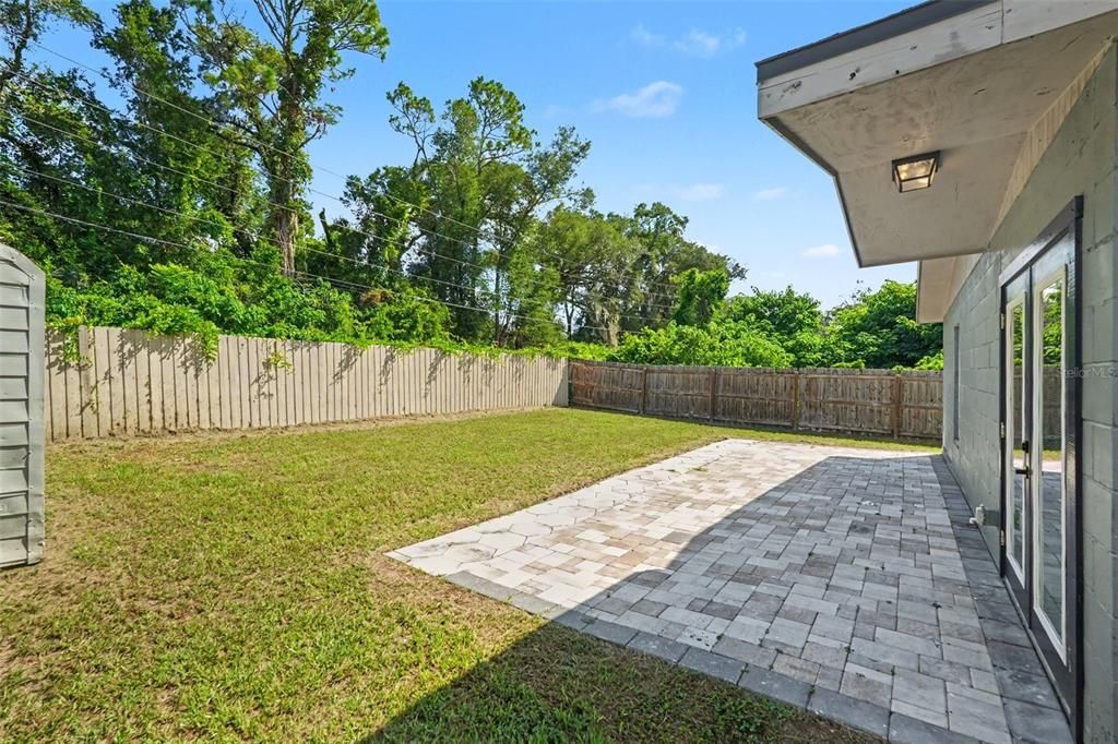 For Rent: $1,800 (3 beds, 2 baths, 1100 Square Feet)