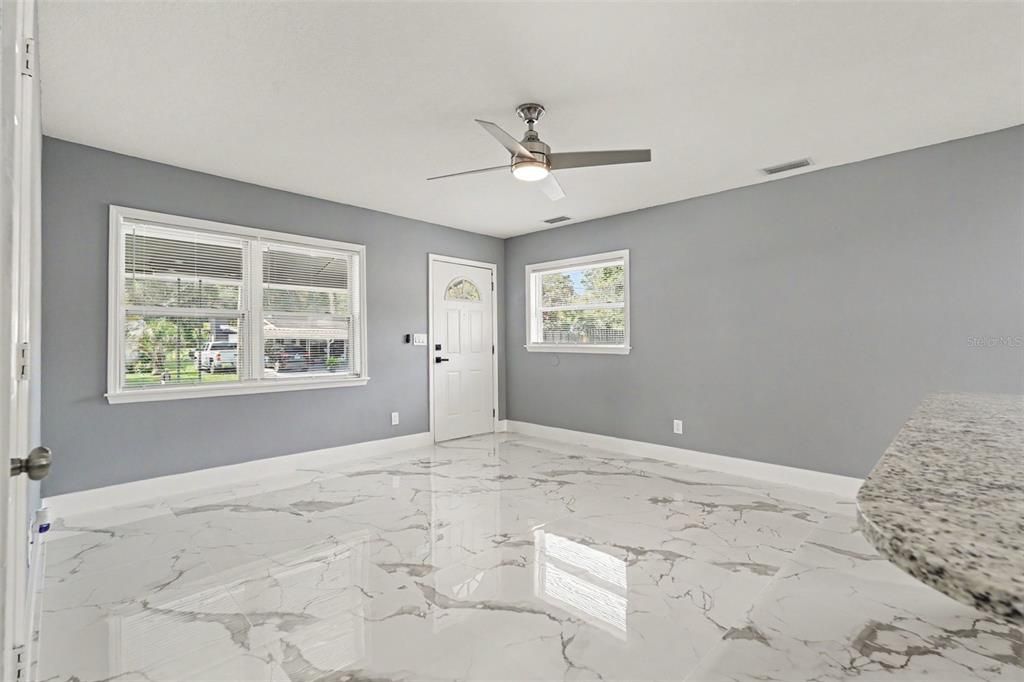 For Rent: $1,800 (3 beds, 2 baths, 1100 Square Feet)