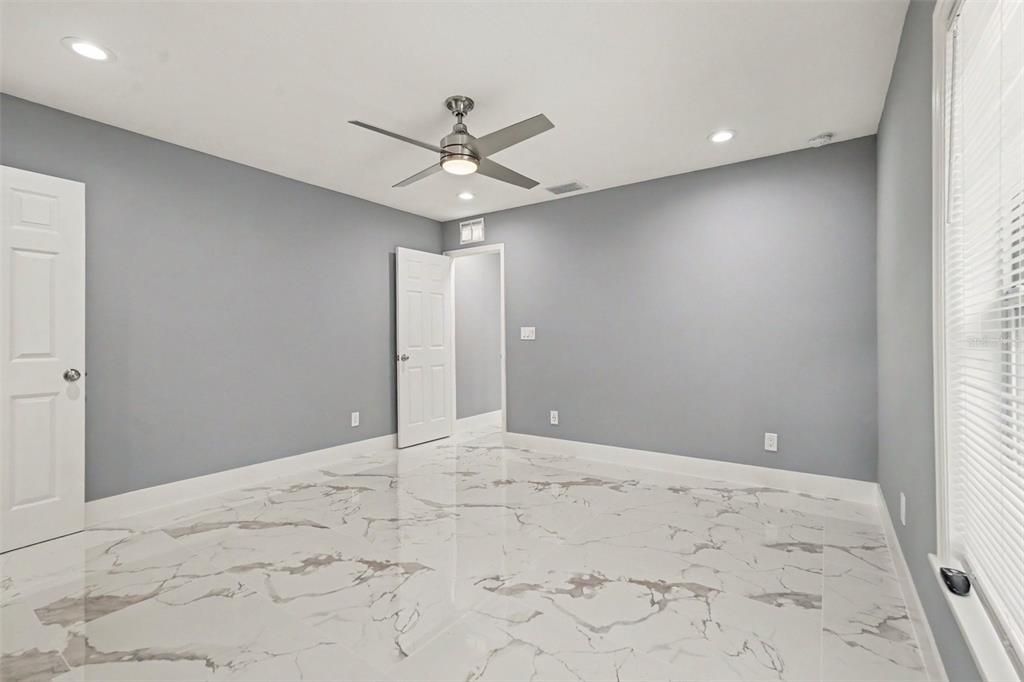 For Rent: $1,800 (3 beds, 2 baths, 1100 Square Feet)