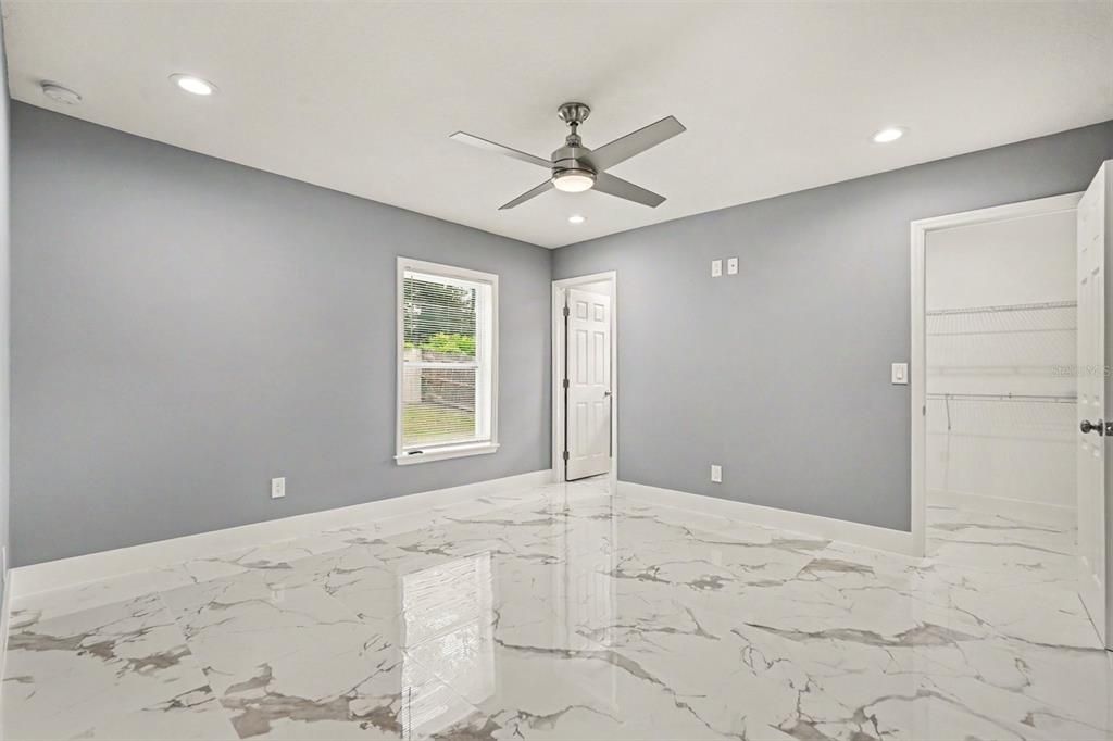 For Rent: $1,800 (3 beds, 2 baths, 1100 Square Feet)