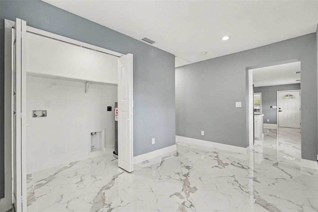 For Rent: $1,800 (3 beds, 2 baths, 1100 Square Feet)