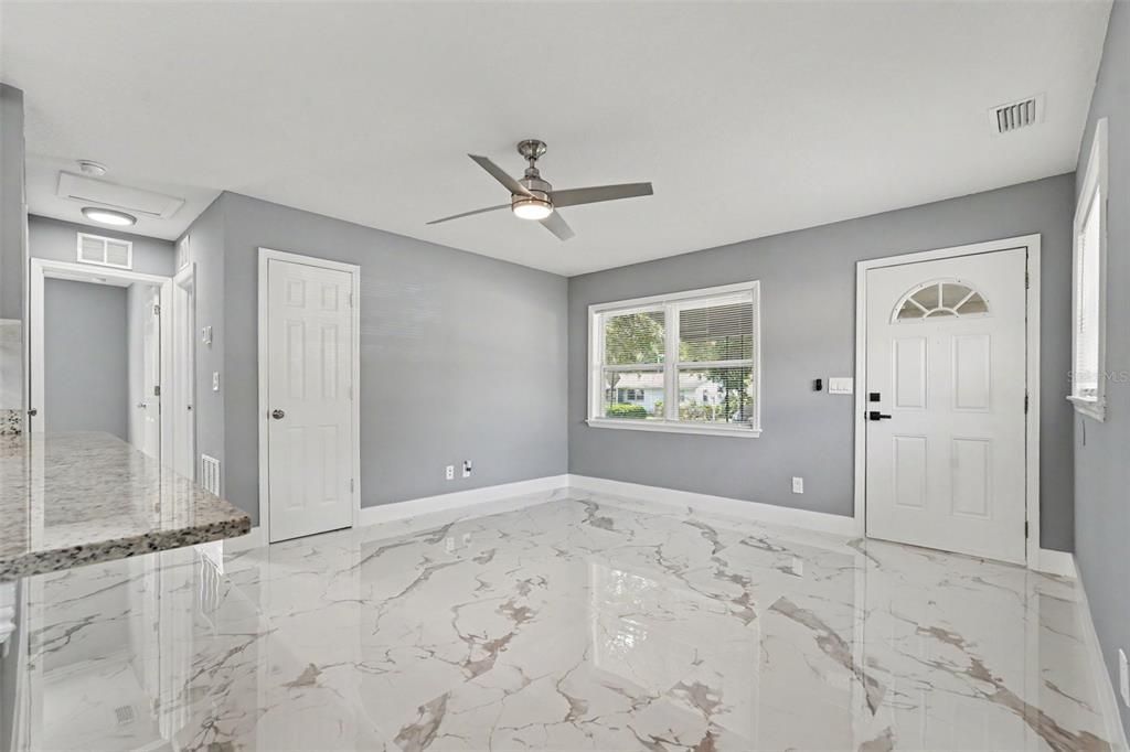 For Rent: $1,800 (3 beds, 2 baths, 1100 Square Feet)