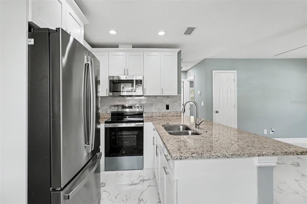 For Rent: $1,800 (3 beds, 2 baths, 1100 Square Feet)