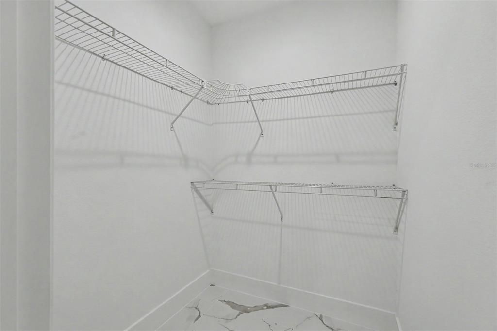 For Rent: $1,800 (3 beds, 2 baths, 1100 Square Feet)