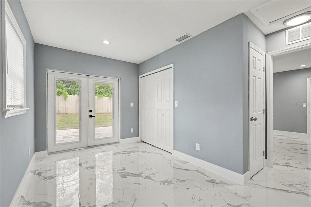 For Rent: $1,800 (3 beds, 2 baths, 1100 Square Feet)