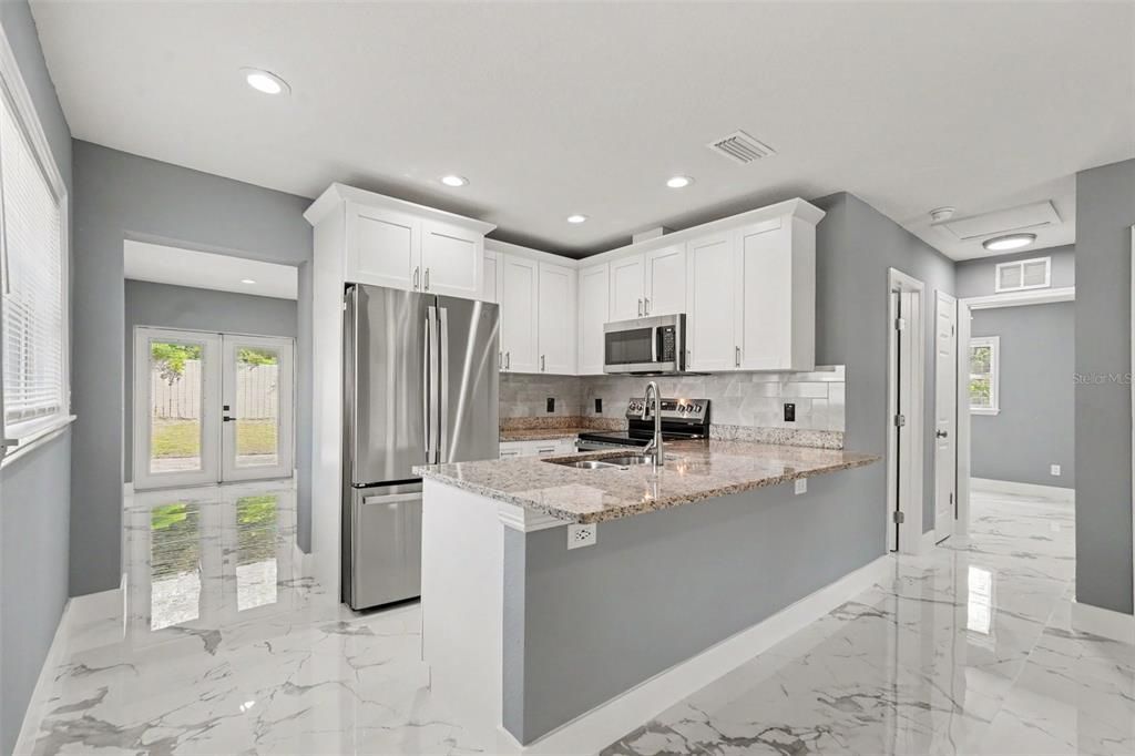 For Rent: $1,800 (3 beds, 2 baths, 1100 Square Feet)