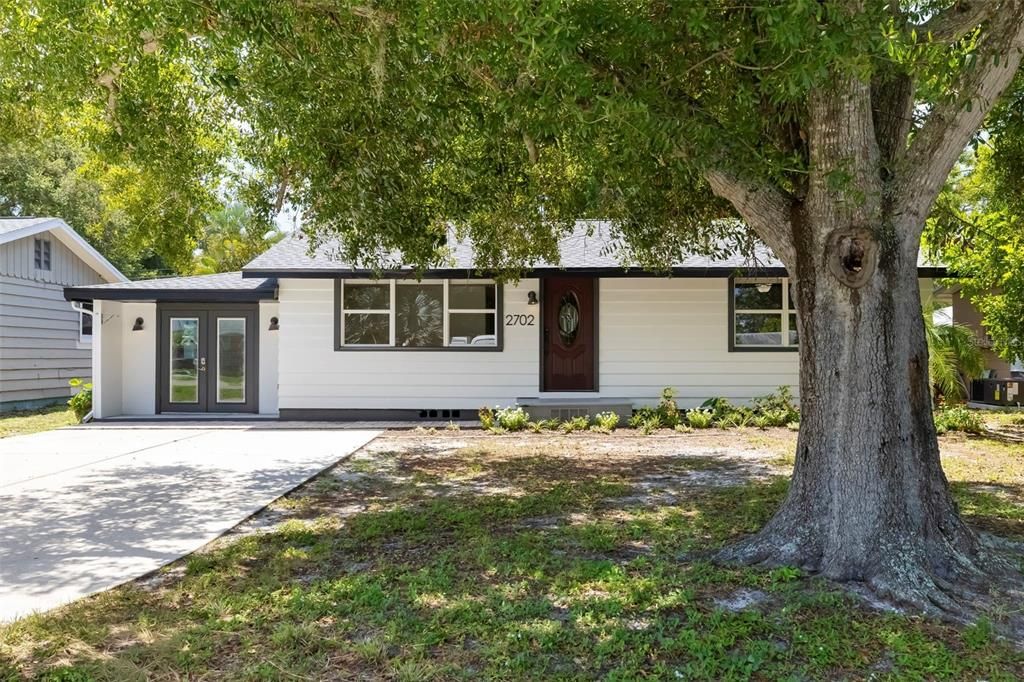For Sale: $330,000 (3 beds, 2 baths, 1261 Square Feet)