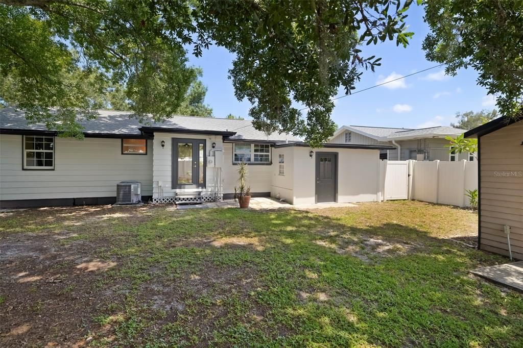 For Sale: $330,000 (3 beds, 2 baths, 1261 Square Feet)