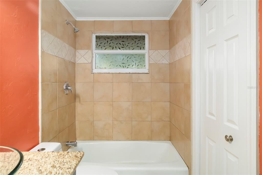 For Sale: $330,000 (3 beds, 2 baths, 1261 Square Feet)