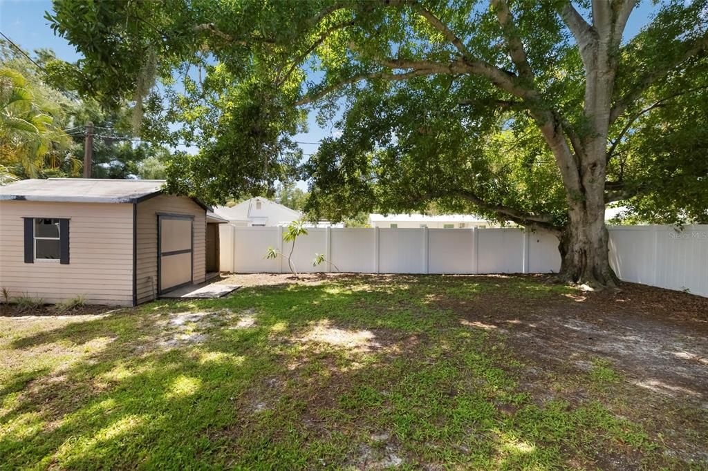 For Sale: $330,000 (3 beds, 2 baths, 1261 Square Feet)