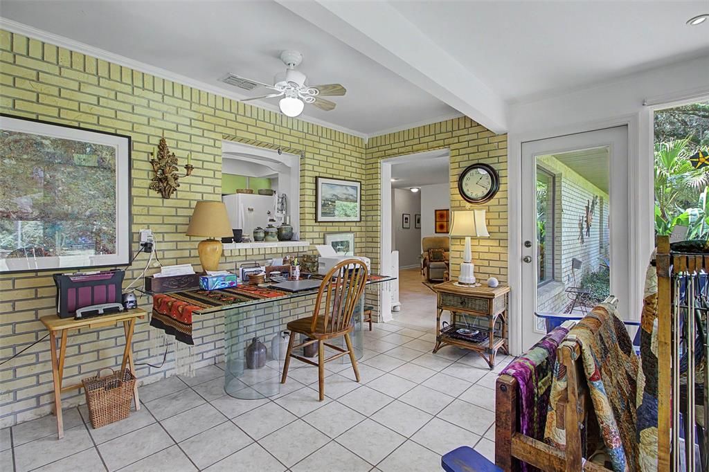 For Sale: $325,000 (3 beds, 2 baths, 1939 Square Feet)