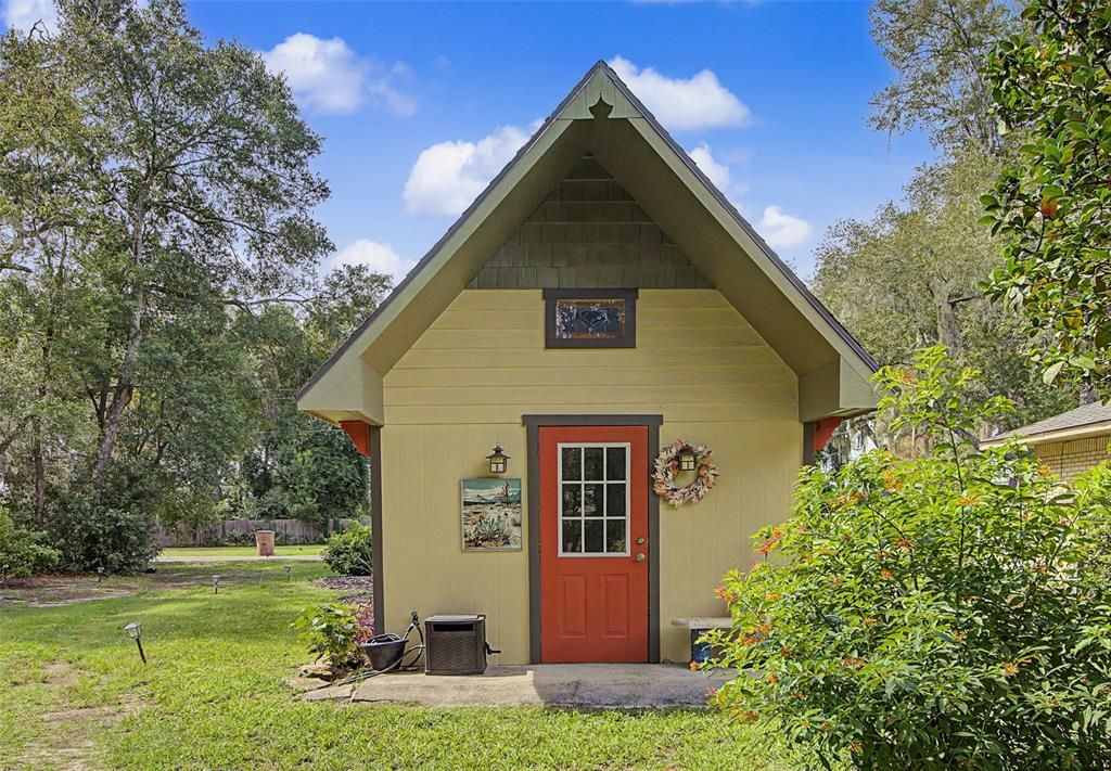 For Sale: $325,000 (3 beds, 2 baths, 1939 Square Feet)