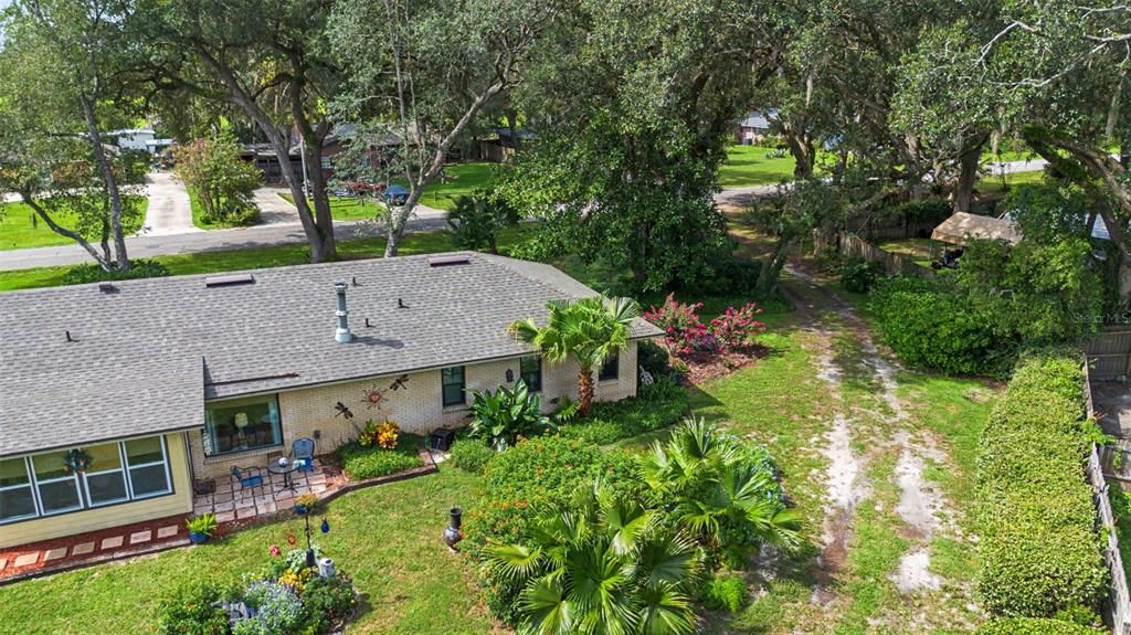 For Sale: $325,000 (3 beds, 2 baths, 1939 Square Feet)
