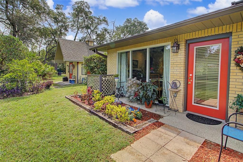 For Sale: $325,000 (3 beds, 2 baths, 1939 Square Feet)