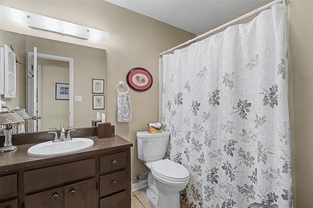 For Sale: $325,000 (3 beds, 2 baths, 1939 Square Feet)