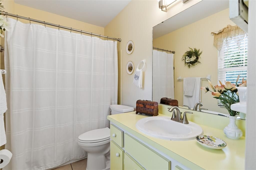 For Sale: $325,000 (3 beds, 2 baths, 1939 Square Feet)