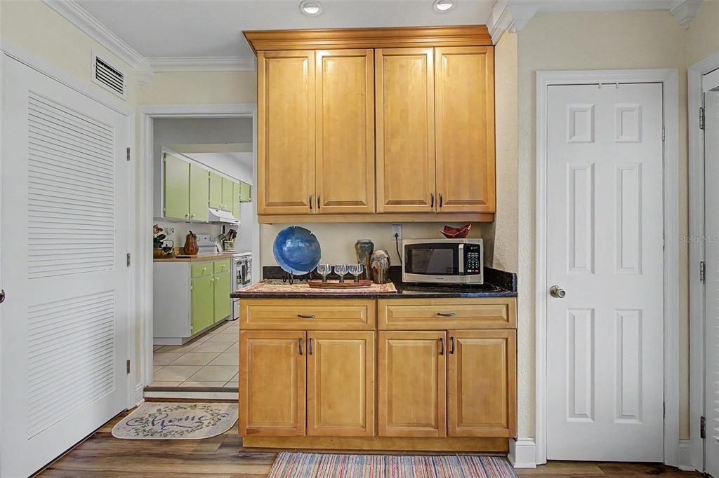 For Sale: $325,000 (3 beds, 2 baths, 1939 Square Feet)