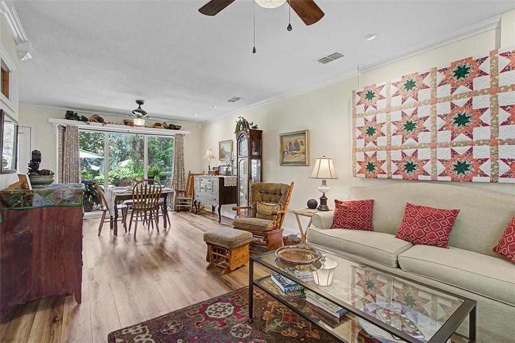 For Sale: $325,000 (3 beds, 2 baths, 1939 Square Feet)
