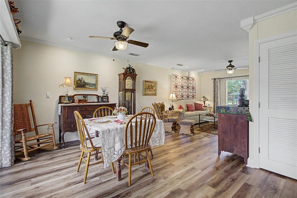For Sale: $325,000 (3 beds, 2 baths, 1939 Square Feet)