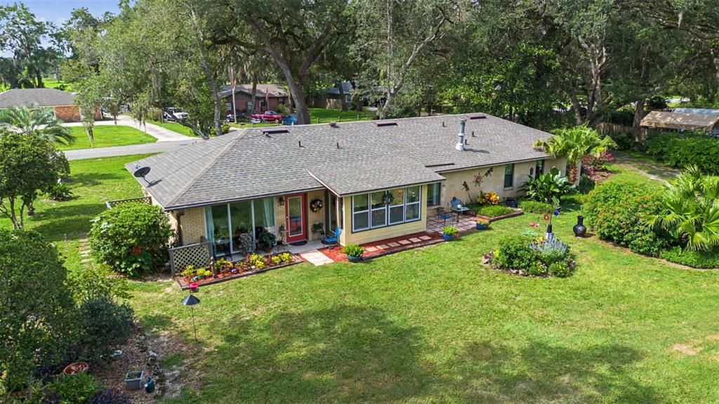 For Sale: $325,000 (3 beds, 2 baths, 1939 Square Feet)