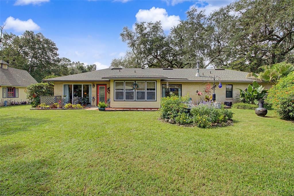 For Sale: $325,000 (3 beds, 2 baths, 1939 Square Feet)