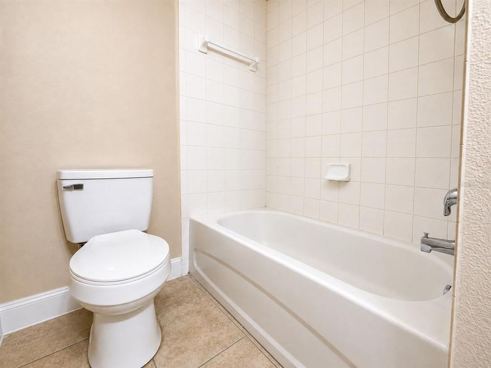 На продажу: $299,900 (4 спален, 3 ванн, 2338 Квадратных фут)