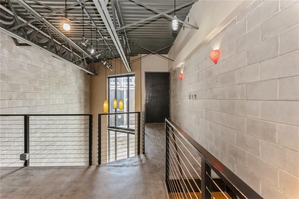 For Rent: $3,000 (1 beds, 1 baths, 1080 Square Feet)