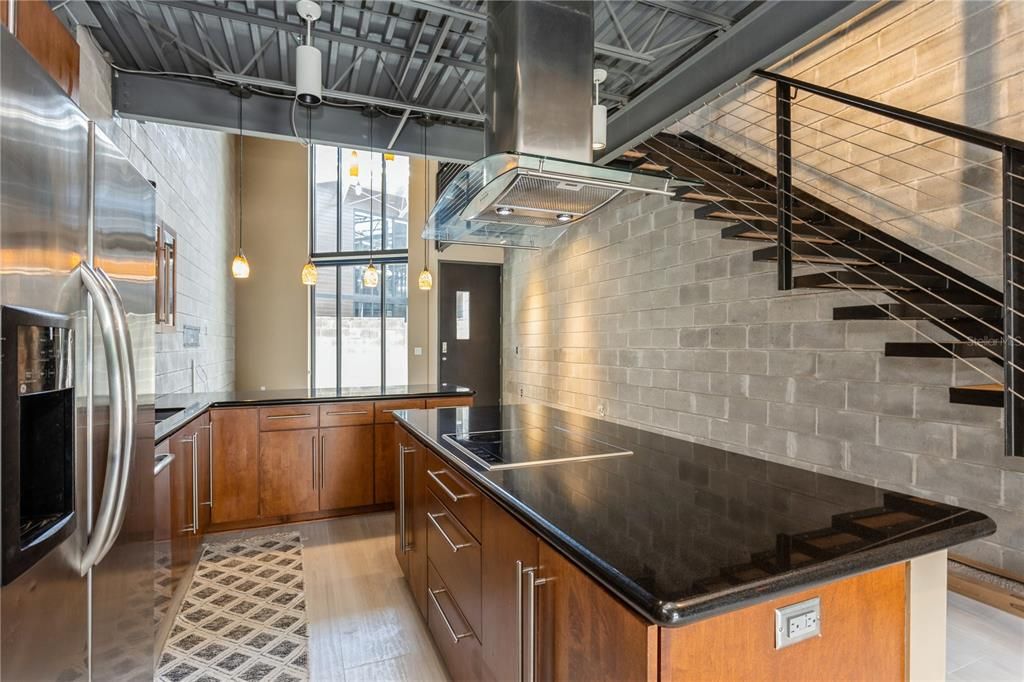 For Rent: $3,000 (1 beds, 1 baths, 1080 Square Feet)