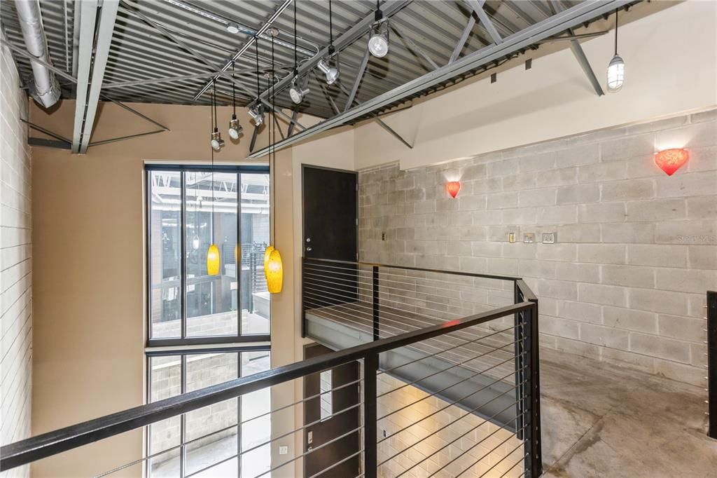 For Rent: $3,000 (1 beds, 1 baths, 1080 Square Feet)