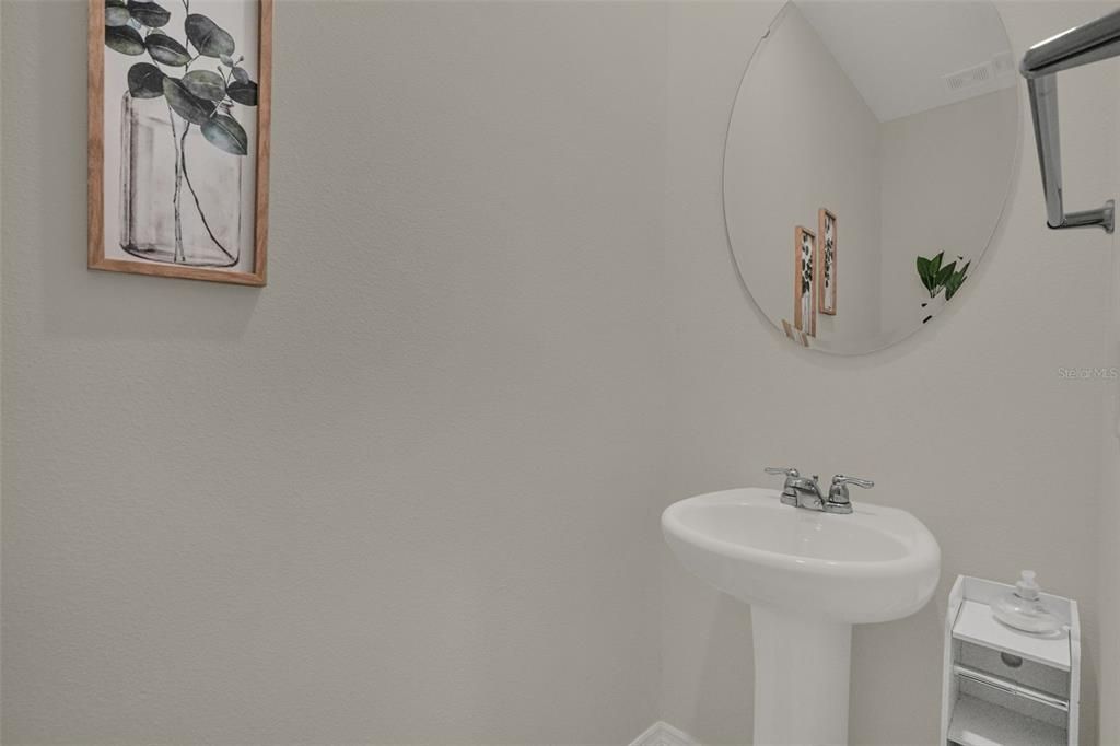 For Sale: $359,900 (3 beds, 2 baths, 1676 Square Feet)