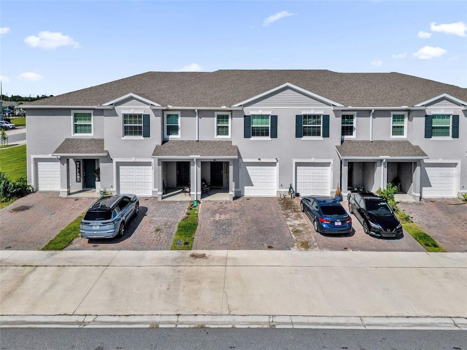For Sale: $359,900 (3 beds, 2 baths, 1676 Square Feet)
