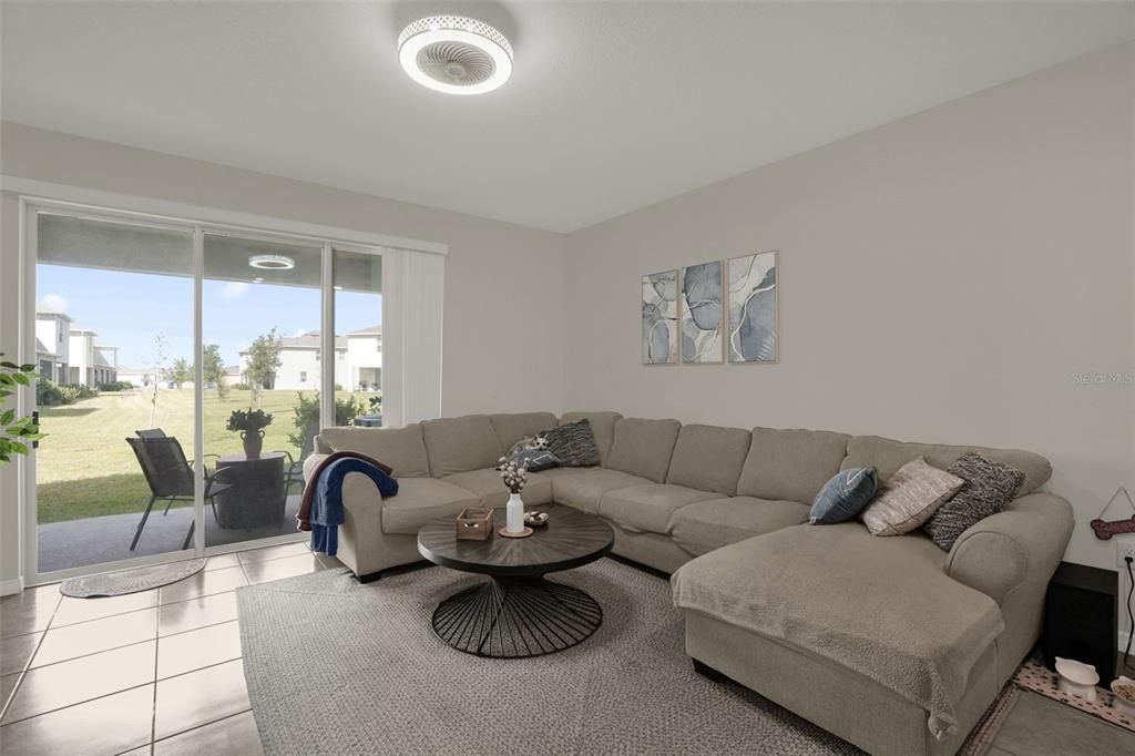 For Sale: $359,900 (3 beds, 2 baths, 1676 Square Feet)