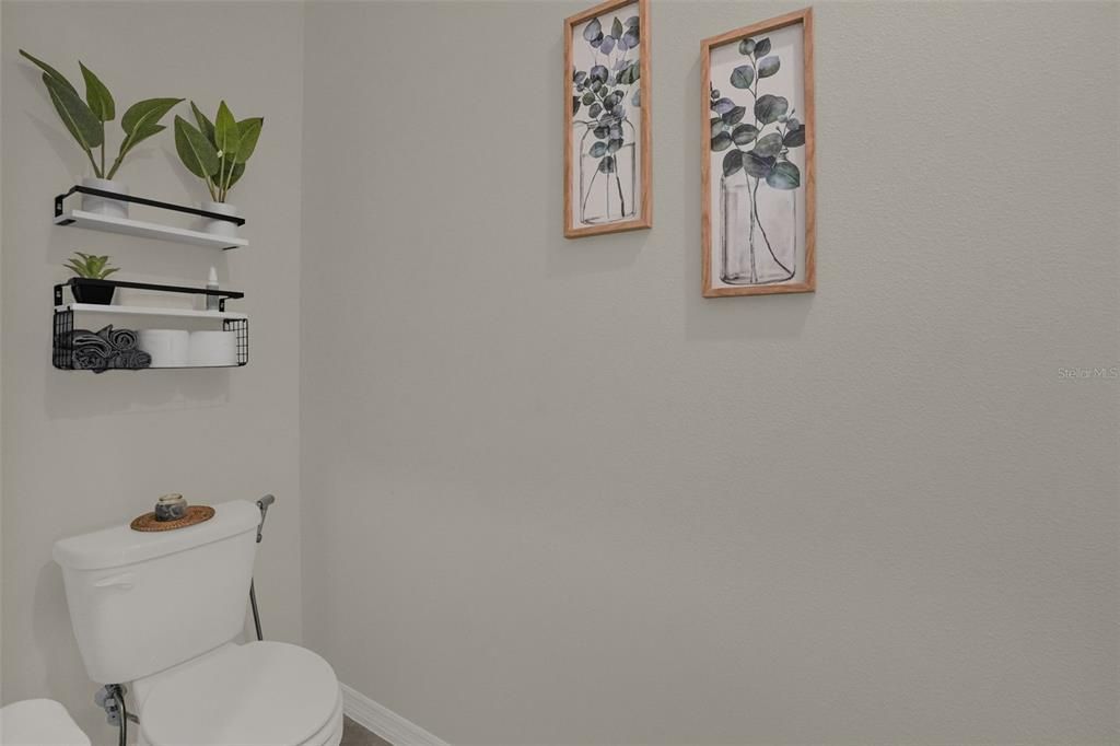 For Sale: $359,900 (3 beds, 2 baths, 1676 Square Feet)