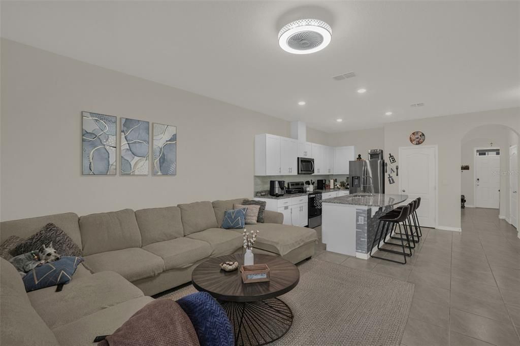 For Sale: $359,900 (3 beds, 2 baths, 1676 Square Feet)
