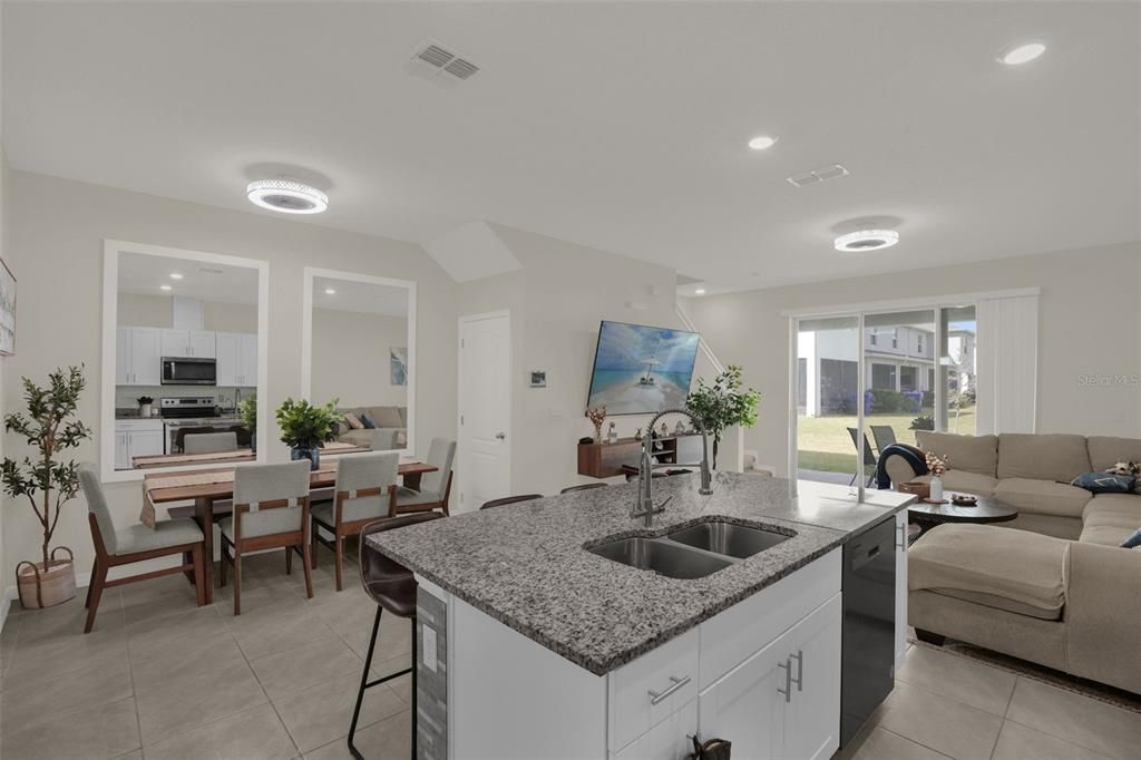 For Sale: $359,900 (3 beds, 2 baths, 1676 Square Feet)