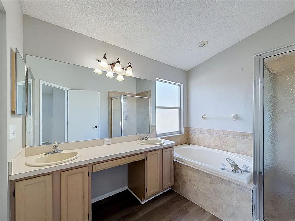 For Sale: $385,000 (3 beds, 2 baths, 2041 Square Feet)